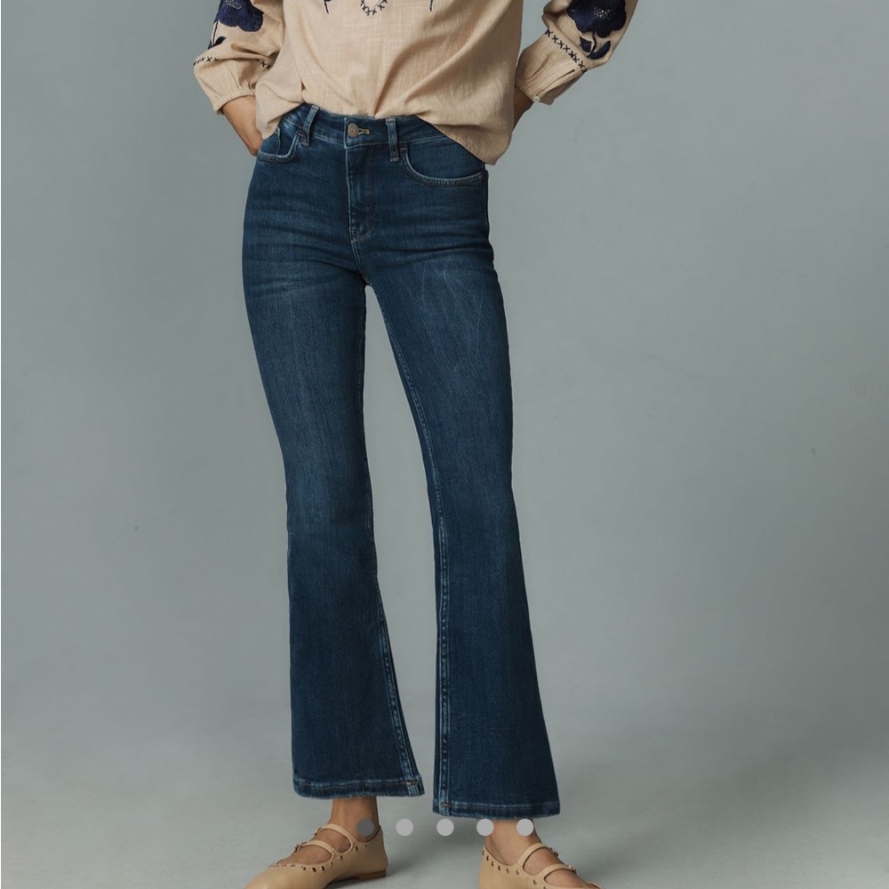 Pilcro The Ya Ya Mid Rise Crop Flare Jean